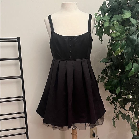 Betsey Johnson Dresses & Skirts - Elegant Black Pleated Dress
